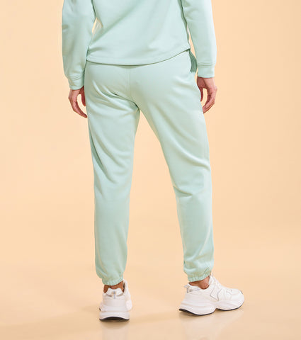 Enamor A404 Fleece Jogger Relax Fit High-Rise Fleece Jogger With Adjustable Drawsting.