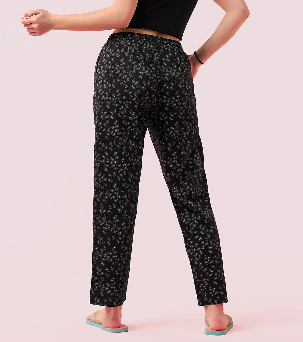 Essentials – E4A5 Hangout Pant Relaxed Fit | Mid Rise | Regular Length - Black Floral Print