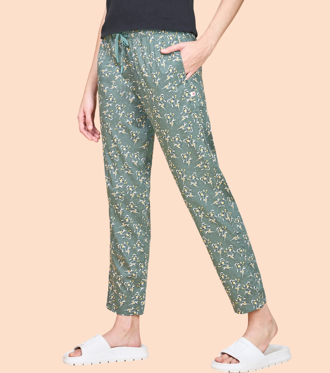 Essentials – E4A5 Hangout Pant Relaxed Fit | Mid Rise | Regular Length