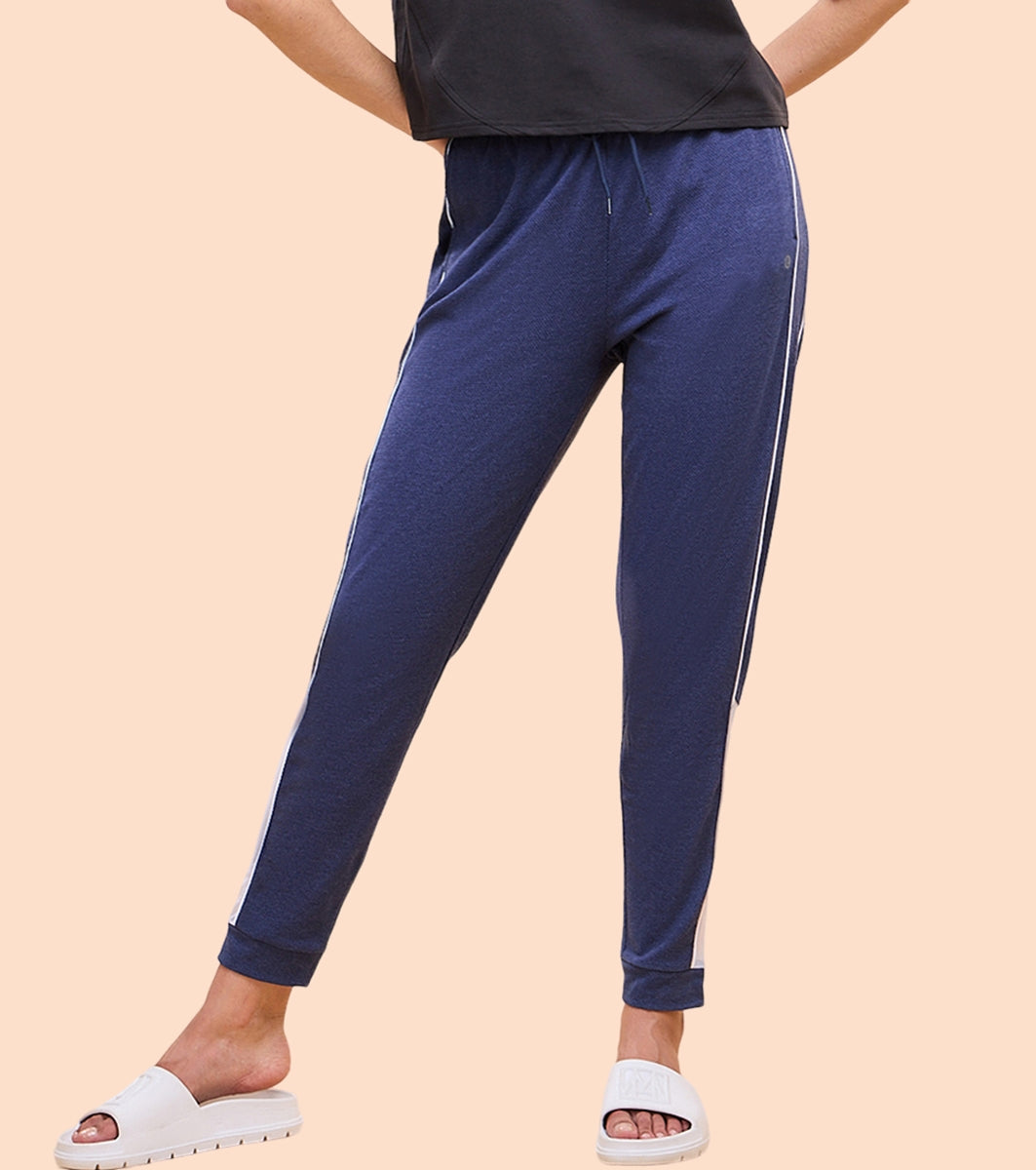 Enamor E403 - Piping Jogger Popcorn Fabric Jogger