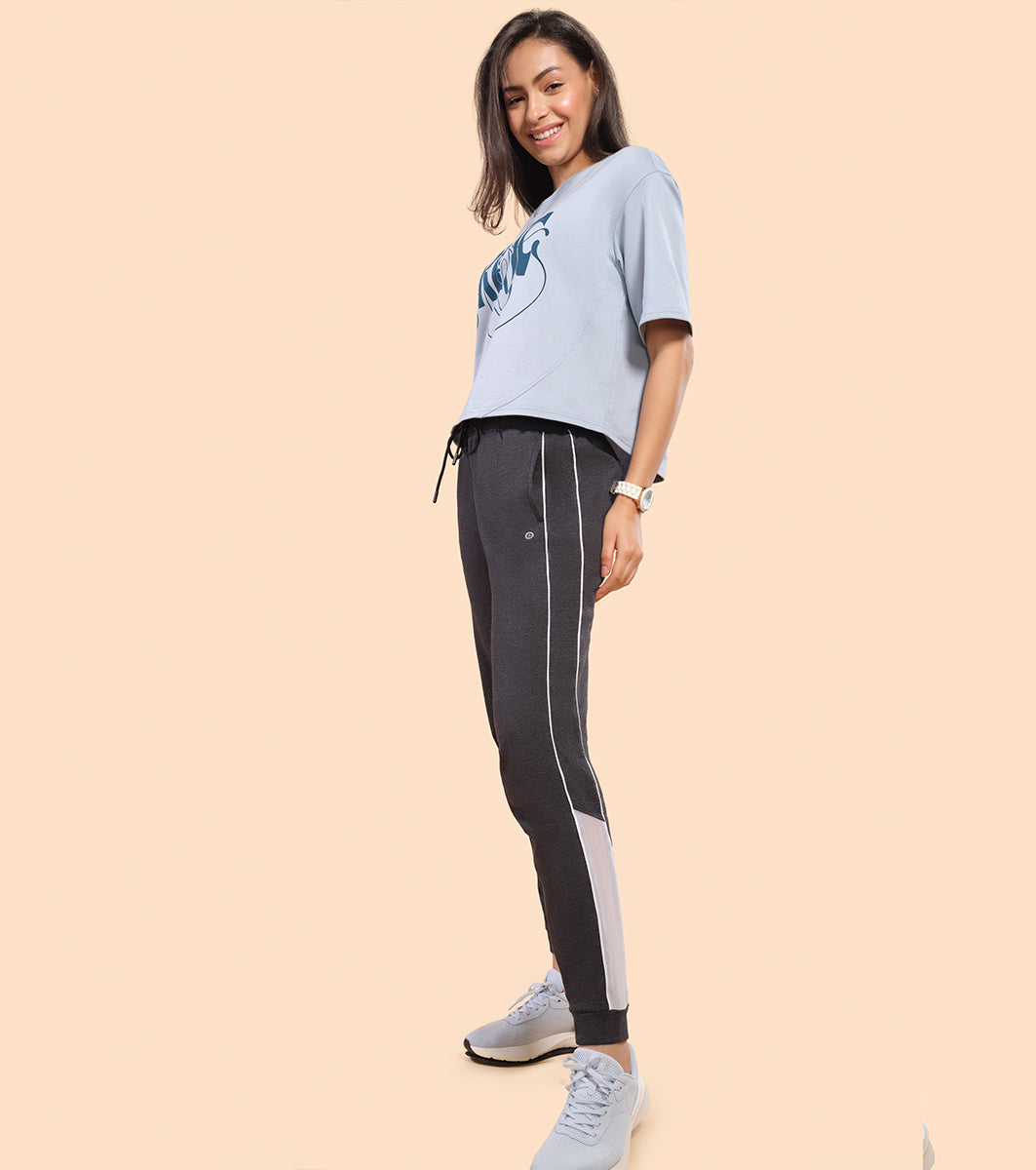 Enamor Relaxed Fit Popcorn Fabric Jogger For Women | Mid Rise Regular Length Piping Jogger | E403