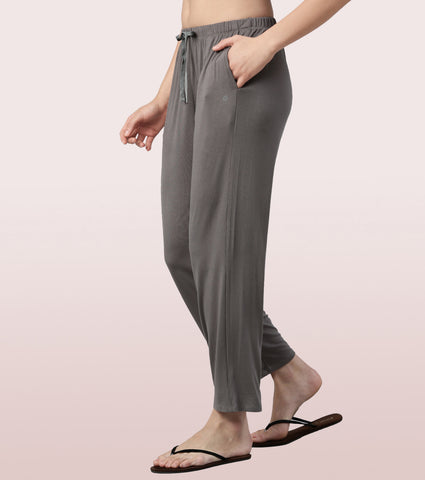 Essentials – E404
BASIC HOME PANT | VISCOSE SPANDES SOLID PULL-ON PANT
RELAXED FIT | MID RISE | REGULAR LENGTH