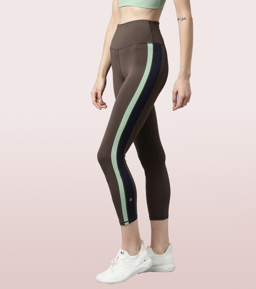 Hugged Leggings III | High Waisted 7/8 Length Dry Fit Sporty Side Stripe Leggings