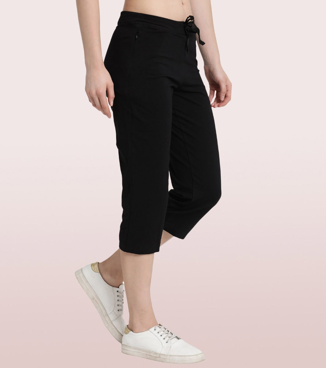 Buy the Womens Black Flat Front Drawstring Zipper Pocket Stretch Capri  Pants Size 6