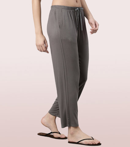 Essentials – E404
BASIC HOME PANT | VISCOSE SPANDES SOLID PULL-ON PANT
RELAXED FIT | MID RISE | REGULAR LENGTH