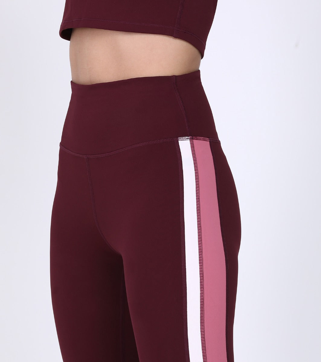 Hugged Leggings III | High Waisted 7/8 Length Dry Fit Sporty Side Stripe Leggings